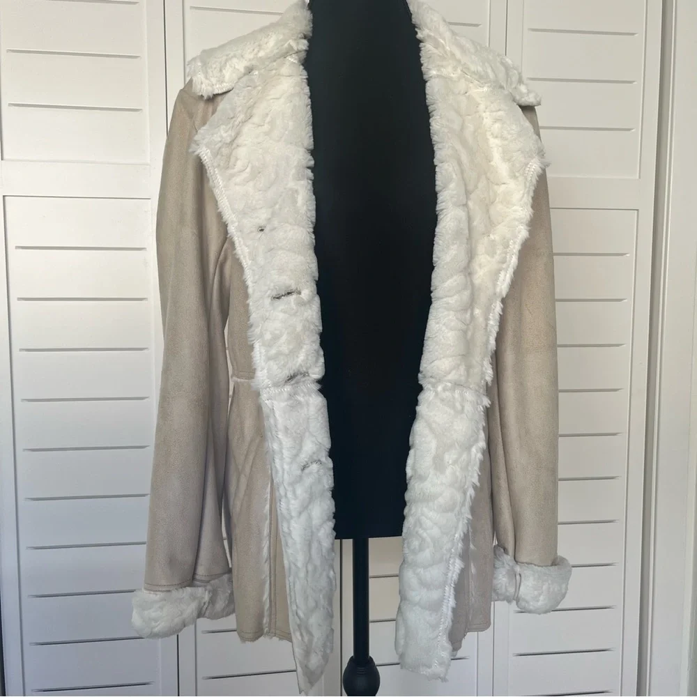 Cowgirl Legend NWOT Women's Faux Suede Tan Shearling Jacket Sz L - Picture 2 of 13